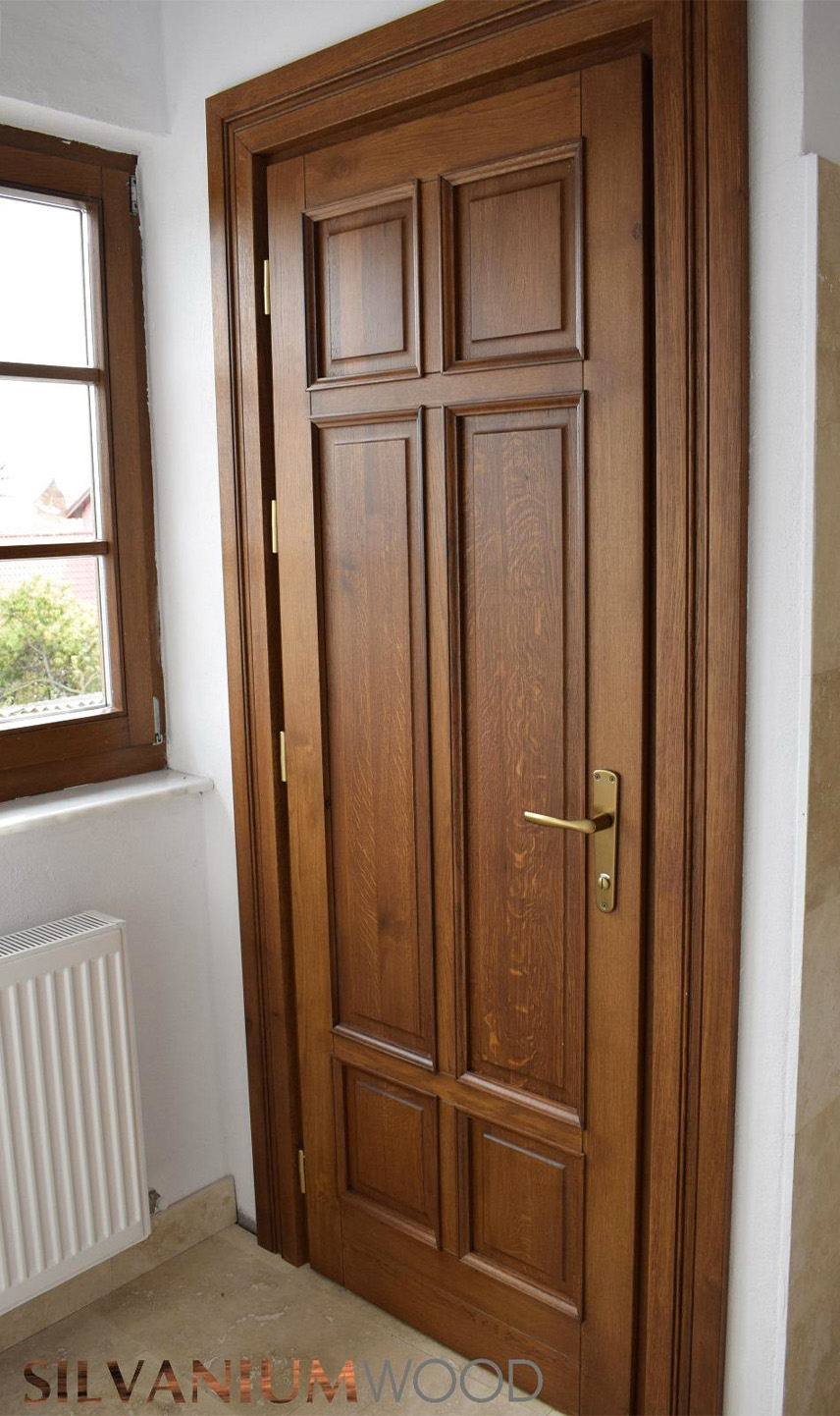 Ușă de interior cu 6 câmpuri din stejar masiv, balamale ornament din alamă, Silvanium Wood
